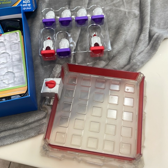 2014 ThinkFun Laser Maze Jr Science Logic Maze Game STEM B - Picture 5 of 6